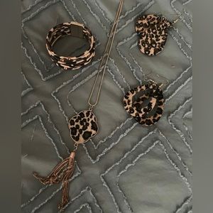 Leopard pattern jewelry